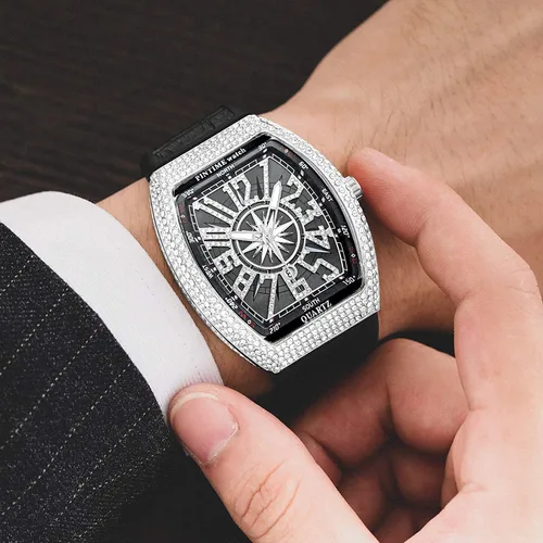 Vista 4 de Gosasa Reloj Tonneau único de moda para hombre con diamantes de imitación de cuarzo con correa de goma