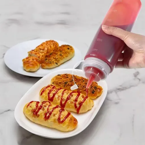 Vista 4 de Paquete de 3 botellas de condimento de plástico de 24 onzas con tapas de tapa, perfectas para condimentos, aceite, salsas, glaseado y líquidos