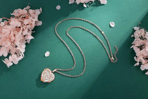 Vista 2 de MAIBAOTA Collar de punto de cristal curativo envuelto en flores, cristales naturales, collares con dije de piedra de cuarzo Reiki, joyería