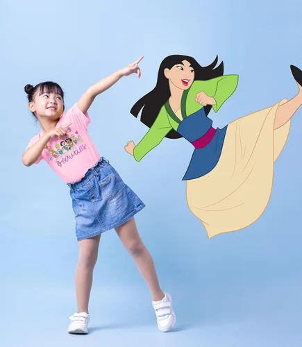 Vista 2 de Camiseta de Niñas de Princesas Disney (Conjuntos) Jasmín Ariel Tiana Blancanieves Bella Rapunzel Cenicienta Mulan Aurora Moana Ropa