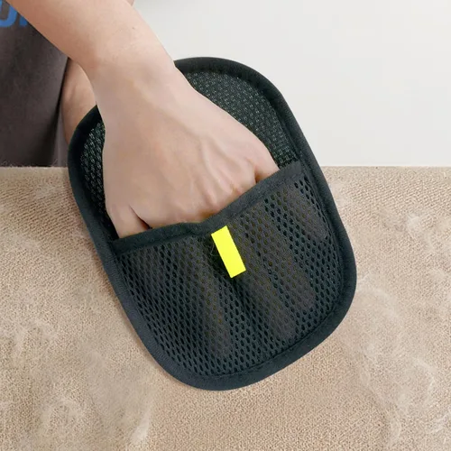 Vista 3 de Guantes de depilación de mascotas, paquete de 2, cepillo reutilizable para gatos y perros, removedor electrostático de pelo para muebles, alfombras
