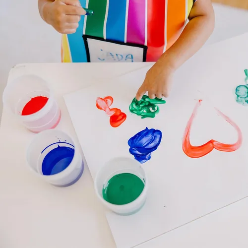 Vista 6 de Pad de papel para pintura con los dedos Melissa & Doug (12 x 18 pulgadas), 50 hojas, 2 packs