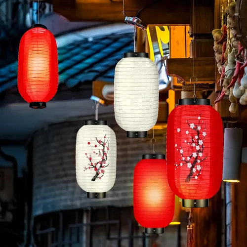 Vista 2 de Riakrum 12 faroles colgantes tradicionales japoneses de flores de ciruelo, faroles de papel blanco y rojo, faroles japoneses para decoración