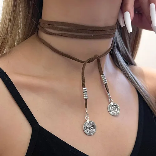 Vista 2 de Collar largo vintage de gamuza Vagan marrón Boho cuero Wrap Gargantilla Collar de cuero disco moneda collar suéter cadena joyería para mujeres