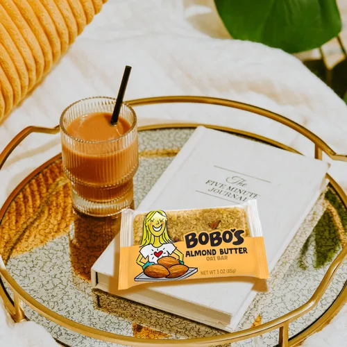 Vista 6 de Bobo's Barras de mantequilla de almendra y avena, sin gluten, sin OGM, avena integral, paquete de 12 Barritas de aperitivo Para llevar Hechas