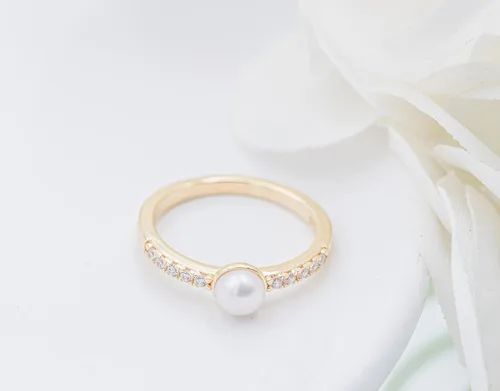 Vista 4 de Precious Pieces . Anillo de plata de ley 925 o chapado en oro de 14 quilates con perlas cultivadas para bebés, bebés, niñas pequeñas, niños pequeños