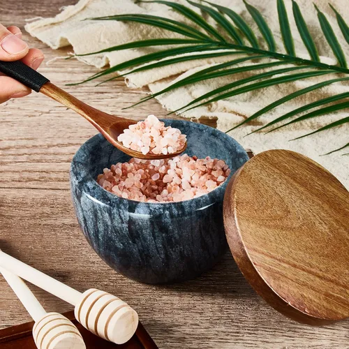 Vista 5 de MarcZero - Salero grande con caja de especias y condimentos, contenedor de pimienta, base de mármol con cubierta de madera, diseño elegante de gran