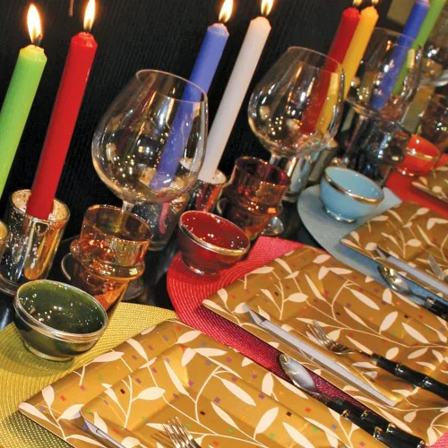 Vista 2 de Entertaining with Caspari velas, sin goteo, sin humo, sin perfume, 10 pulgadas, 2 unidades., Rojo