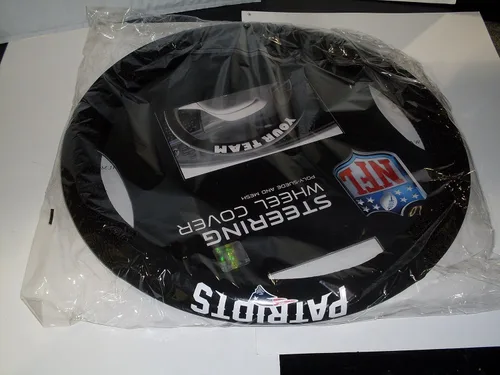 Vista 2 de Fremont Die Funda para volante con agarre de masaje NFL