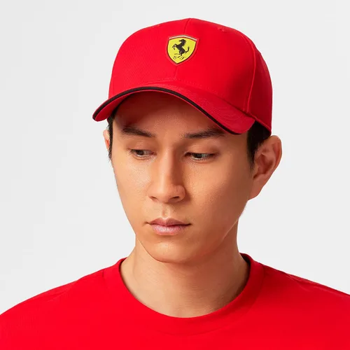 Vista 5 de Scuderia Ferrari - Sombrero Clásico - Unisex Embroidered logo, Scudetto shield logo on crown, Contrast sandwich peak, Rear strap with metal clasp
