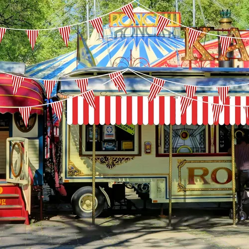 Vista 6 de Preboun 6 piezas de carpa de carnaval de circo, decoraciones de fiesta, pancarta colgante a rayas rojas y blancas con bandera triangular