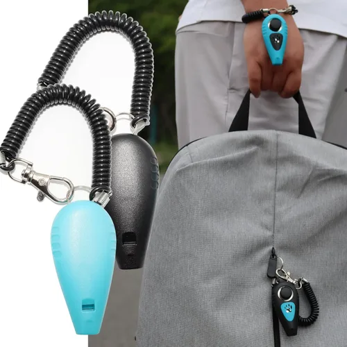 Vista 2 de Clicker de entrenamiento para mascotas con silbato y correa para la muñeca, silbatos de entrenamiento de perros (negro + azul)
