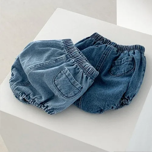 Vista 4 de Pantalones cortos de mezclilla para bebés y niñas, 2 piezas, pantalones cortos para niños, pantalones cortos sueltos para pañales, pantalones cortos