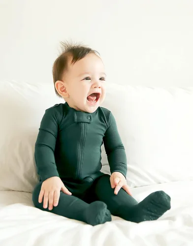 Vista 2 de VAENAIT BABY - Pijama para bebé prematuro para niños y niñas, pijama modal con pies cerrados para dormir y jugar, de primera calidad, disponible