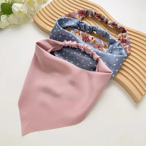 Vista 3 de Pañuelo elástico para el cabello, bandanas para el cabello, bufanda de lunares para mujeres y niñas (flor de satén retro)