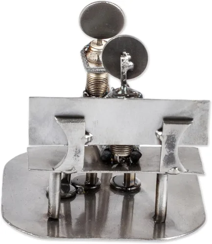 Vista 6 de NOVICA Escultura romántica metálica de piezas de automóvil de metal reciclado, 5 pulgadas de alto, "¿te casarás conmigo?