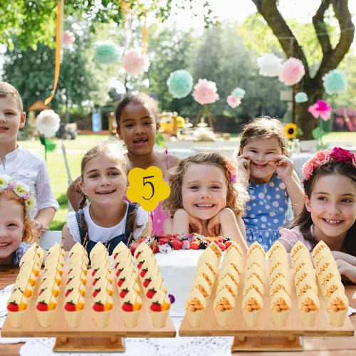 Vista 6 de Rtteri - 150 conos de madera desechables para alimentos con 36 agujeros, soporte de exhibición de cono de helado de bambú y 150 palitos de bambú