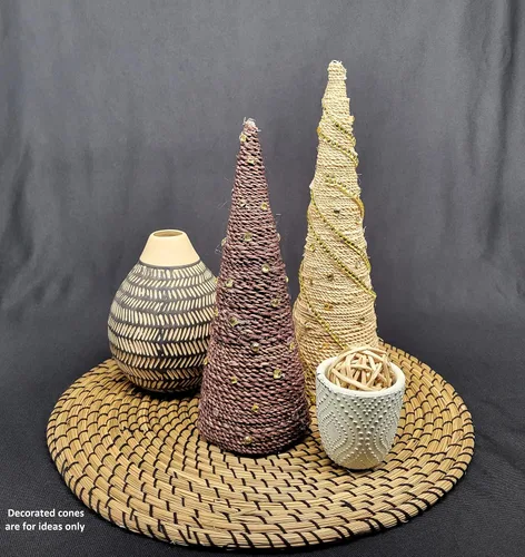 Vista 6 de Paper Mache Cone - Paquete variado de 3 unidades, 13.75 x 5, 10.63 x 4, 7 x 3 pulgadas.
