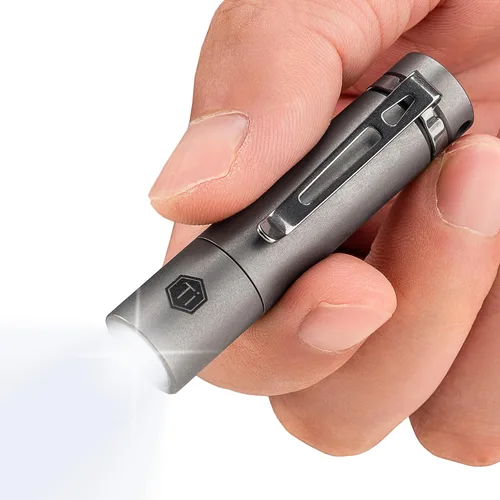 Vista 10 de KeyUnity KF00 Mini llavero LED de titanio, 15 lúmenes, impermeable, luz eléctrica de un solo modo para camping, senderismo, escalada, pesca