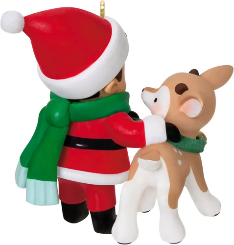 Vista 6 de Adorno navideño Hallmark Keepsake 2025, Papá Noel joven, regalos de colección de Papá Noel