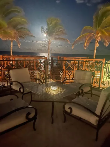 Vista 2 de Linterna solar de mesa, lámpara LED de plástico y metal impermeable con encendido/apagado automático, llama parpadeante para jardín, patio, camino e