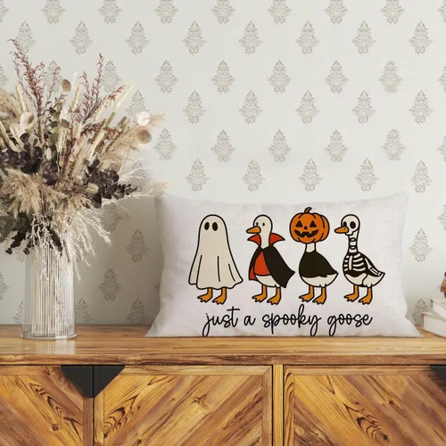 Vista 6 de Funda de almohada de Halloween de 12 x 20 pulgadas con temática otoñal de Just a Spooky Goose en disfraces de Halloween, lindas almohadas