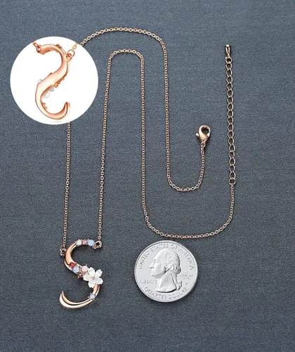 Vista 4 de Collar Gemmance de flor, con inicial, de amatista, rosa, rubí rojo, ópalo azul, perla sintética, con nombre, de joyería, hecha con cristales