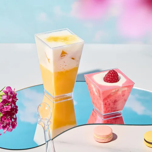 Vista 3 de JOLLY CHEF Paquete de 100 mini tazas cuadradas de postre de 2 onzas con cucharas, taza de plástico transparente para aperitivos de parfait, cuenco