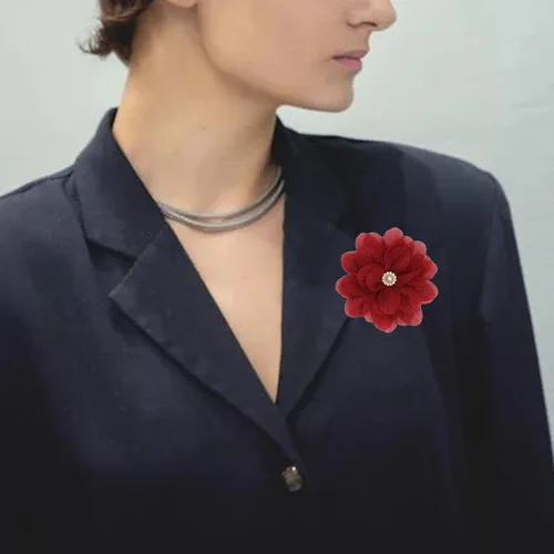 Vista 3 de Broche grande de flores de rosa, vintage, delicada, tela de satén, camelia, alfileres de solapa, hechos a mano, collar de flores grandes, para boda