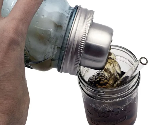 Vista 4 de W&P Mason - Tapa para coctelera con banda de acero inoxidable Mason Jar Lifestyle