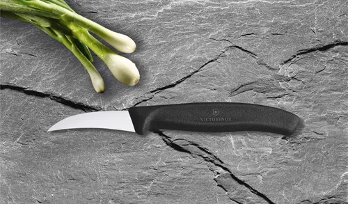 Vista 2 de Victorinox VIC-6.7503 Swiss Classic Paring Hoja de punta de lanza de 2½" de ancho en el mango negro