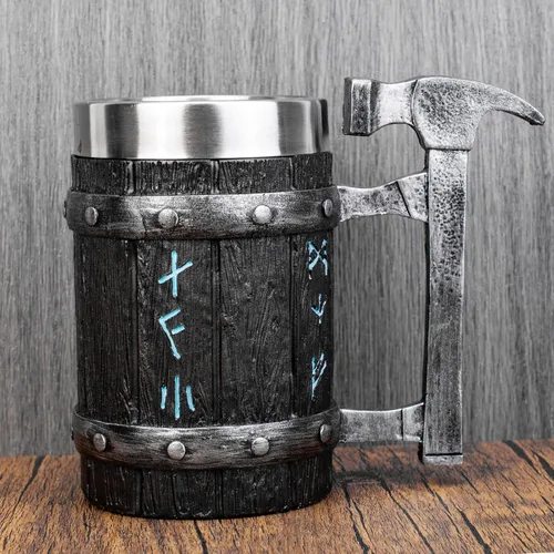 Vista 3 de KTOTKMOTA Taza de martillo de runa vikinga nórdica, vaso de acero inoxidable con revestimiento de resina para cerveza, decoración nórdica, madera
