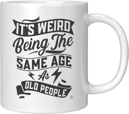 Vista 2 de ODDITEES Taza de café divertida con texto en inglés "It's Weird Being The Same Age As Old People", 11 onzas, color blanco