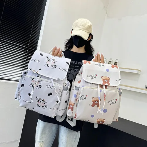 Vista 4 de Bolsa organizadora de pañales compacta con asa de fácil transporte, correa ajustable, mochila multiusos para madres ocupadas, estampado de oso
