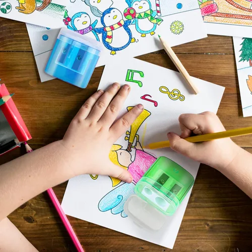 Vista 5 de 24 sacapuntas manuales de doble agujero con tapa, sacapuntas de colores portátiles para niños y adultos, escuela, oficina, hogar, viajes
