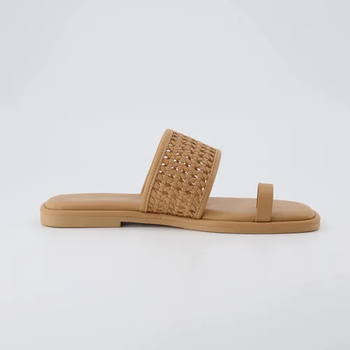Vista 4 de CUSHIONAIRE Sandalia de punto con anillo para el dedo del pie para mujer + espuma viscoelástica, anchos disponibles