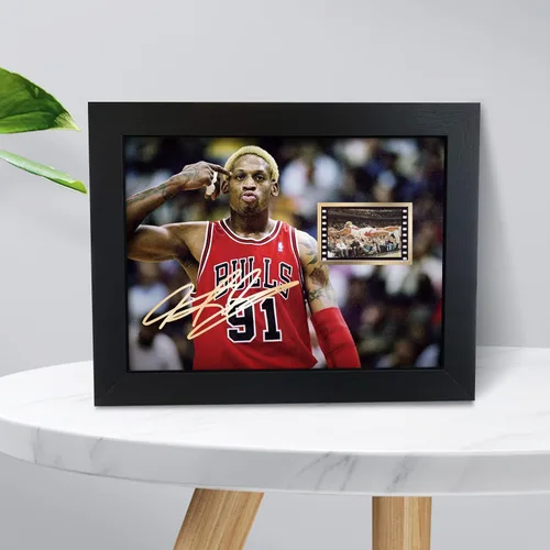 Vista 2 de ORIMAMI Póster deportivo de la superestrella Dennis Rodman de 8 x 6 pulgadas, con película firmada y de 0.039 x 1.378 in, gran regalo de recuerdo