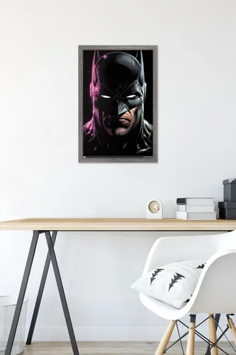 Vista 6 de Trends International DC Comics Batman - Póster de pared de retrato de 22.4 pulgadas de largo x 14.7 pulgadas, versión enmarcada en madera de granero