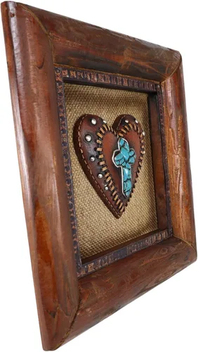 Vista 2 de Ebros Gift Rocas rústicas del suroeste del suroeste turquesa con cruz y corazón de imitación de cuero de encaje de madera para decoración de pared