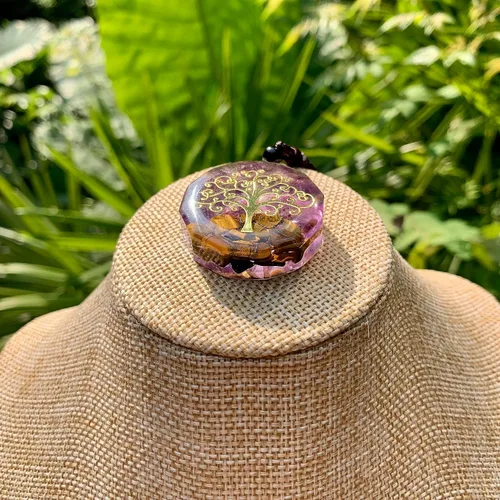 Vista 7 de Tree of Life Orgone Pendant Necklace– Natural Chakra Healing Crystal Stones Necklace, Symbol of Growth & Harmony, Handmade Spiritual Orgonite