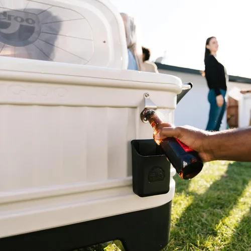 Vista 9 de Igloo Hard Cooler Polar & Party Bar Series Insulated Ice Chests