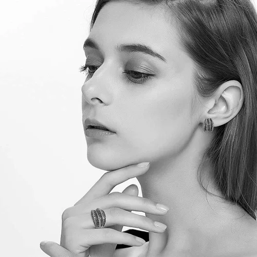 Vista 3 de Aretes de dos tonos para mujer, oro y plata, oro rosa, cruzados, mitad aro, diseño de tachuelas