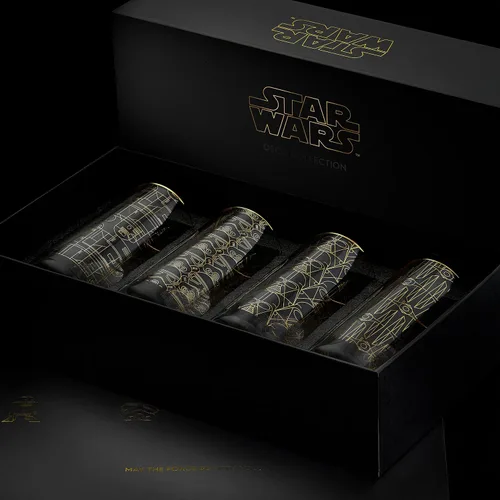 Vista 8 de JoyJolt Star Wars Glassware. Juego de 4 vasos altos 'Deco', vasos de Star Wars de 13.5 onzas. Vaso alto Highball con Darth Vader en una copa