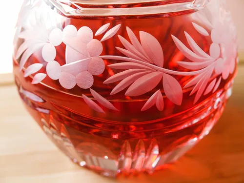 Vista 4 de Barski - Corte a mano - Boca soplada - Cristal - Decantador de vino - Con diseño rosa - 32 oz. - Hecho en Europa