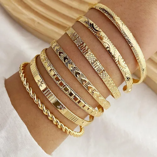 Vista 2 de Juego de pulseras de oro bohemio para mujer, estilo vintage, apilables, con flechas ajustables, hexagrama torcido, grabado, brazalete abierto