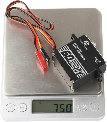 Vista 4 de FLASH HOBBY Servo sin escobillas de 132.3 lbs IP67 Servo impermeable 14V Servo de alto par con engranaje de metal completo para 1/8 1/10 RC Crawler