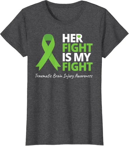 Vista 3 de Camiseta con cinta verde de la conciencia de la TBI, con texto en inglés "Her Fight Is My Fight" Jaspeado Oscuro