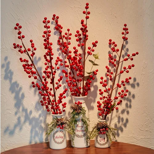 Vista 5 de Juego de 3 piezas artificial de Navidad, cubierto con decoraciones de Navidad mixtas, botellas de cerámica blancas