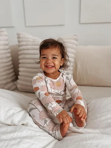 Vista 15 de GUNAMUNA Pijama unisex convertible ultrasuave para bebé, mameluco con cremallera para pañales, recién nacido a 24 meses