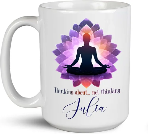 Vista 19 de Taza de café personalizada con nombre para yoga, taza de té de yoga con divertido diseño de perezoso, taza de inspiración para yoga y amantes